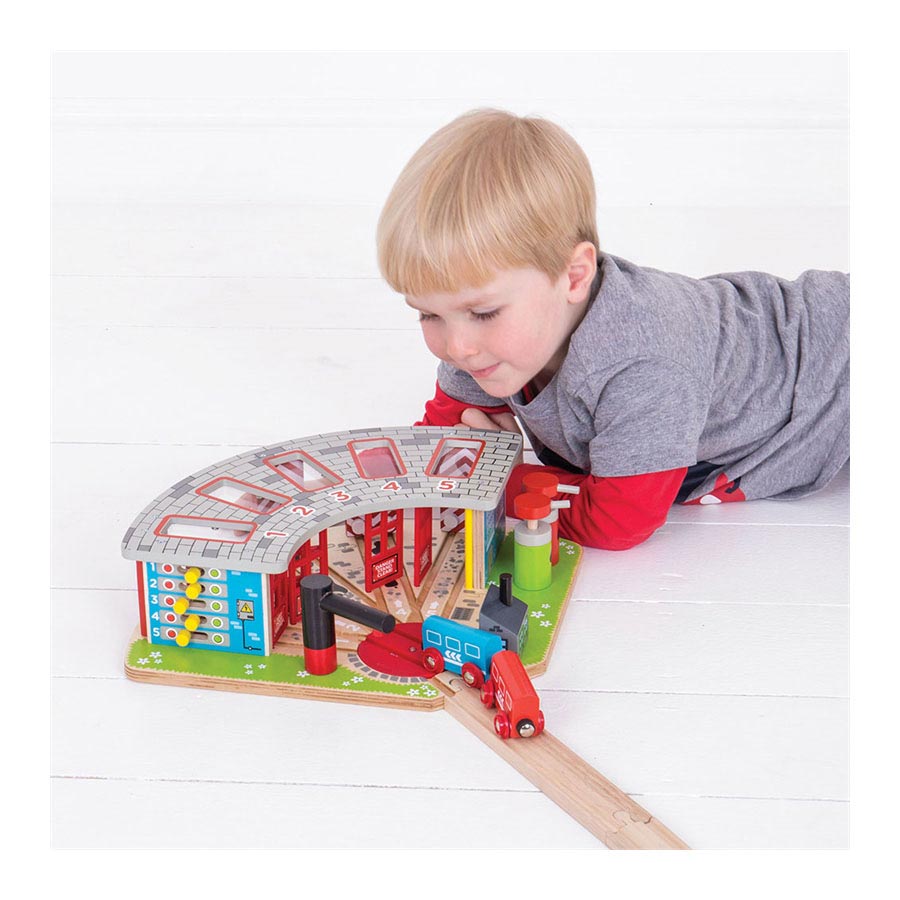 Bigjigs Holz-Eisenbahnschuppen für 5 Züge – Erweiterung des Holzgleissystems