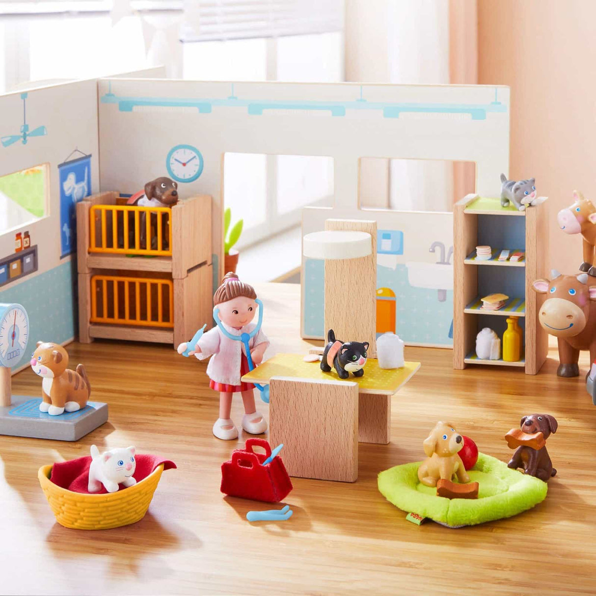 Haba kleine Freunde der Tierklinik mit Spielfiguren