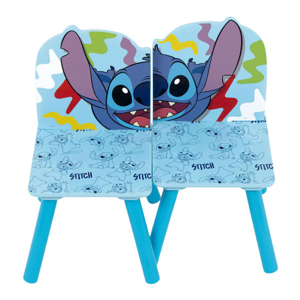 Set houten tafel met twee stoelen stitch