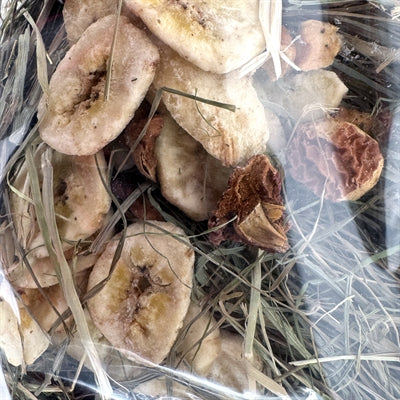Hervorragende Kräuterheu-Banane und Apfel