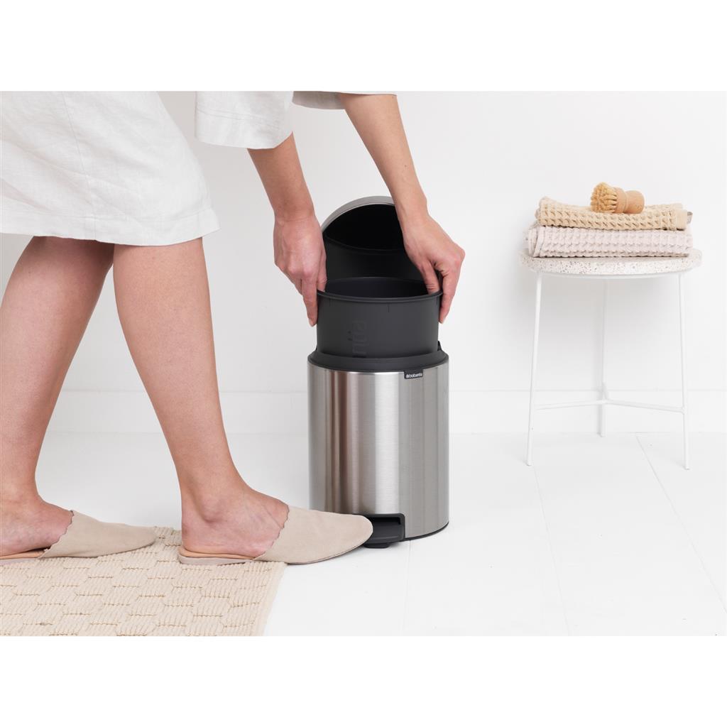 Brabantia Treteimer Newicon 5l mattierter Stahl