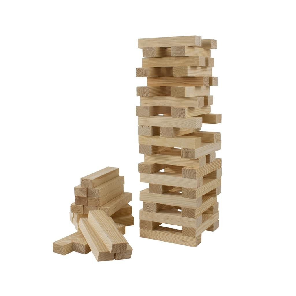 Holzturm im Freien spielen