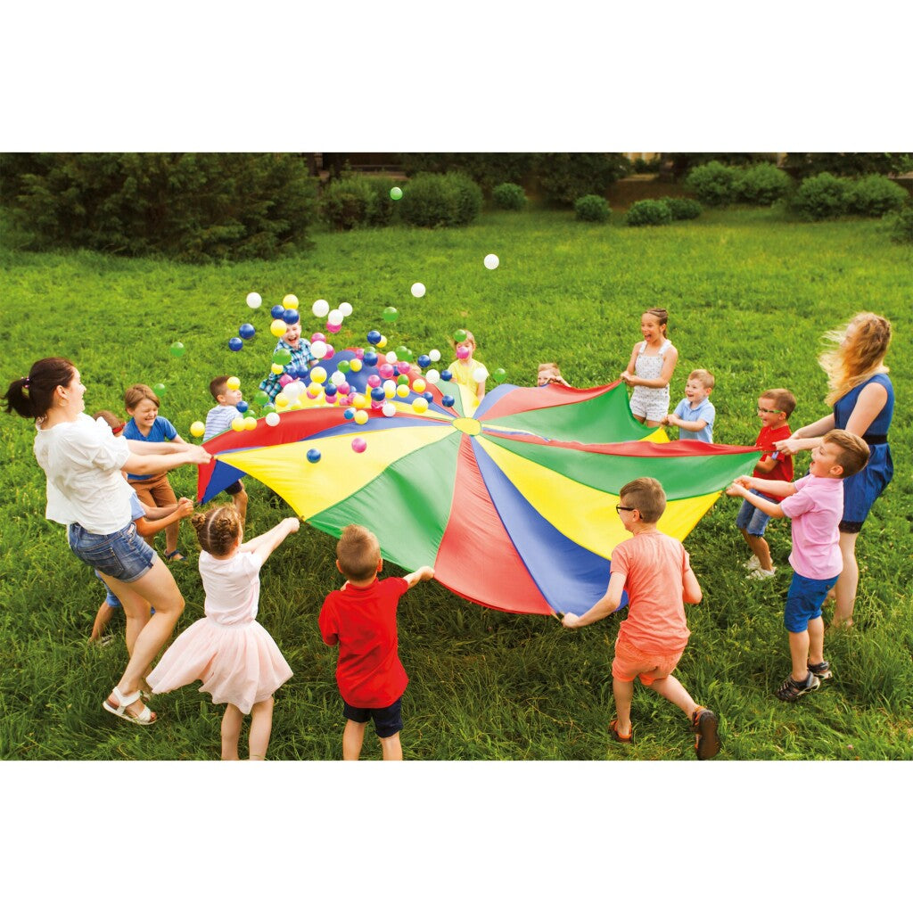 Außenspiel -Fallschirm -Stoff mit Bällen