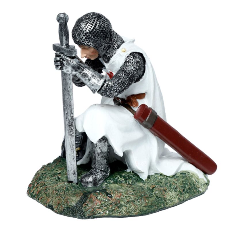 Beschützer des Königreichs kniender mittelalterlicher Ritter