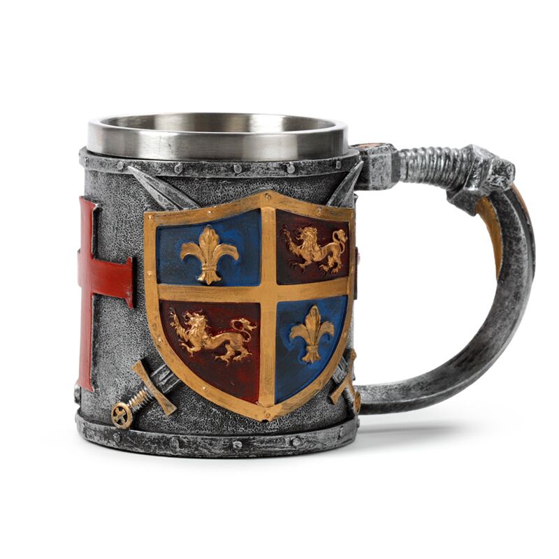 Dekorativer Bierkrug mit mittelalterlichem Ritterwappen in Silber und Gold