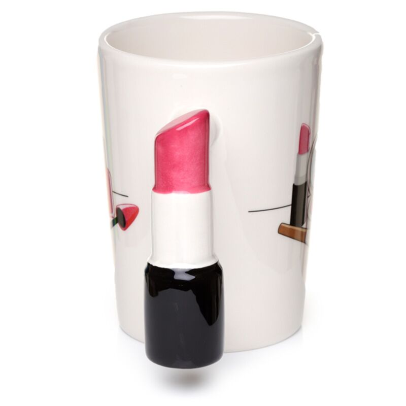 Lippenstiftförmiger Keramikbecher mit Henkel