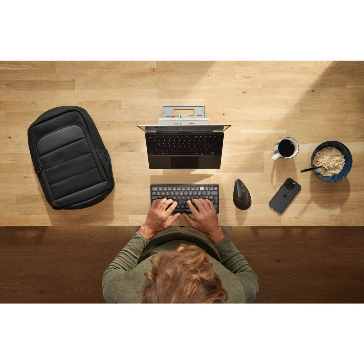 Kensington Pro Fit Ergo My630 EQ wiederaufladbare Maus (schwarz, 1000–2400 dpi, Bluetooth, 2,4 GHz)