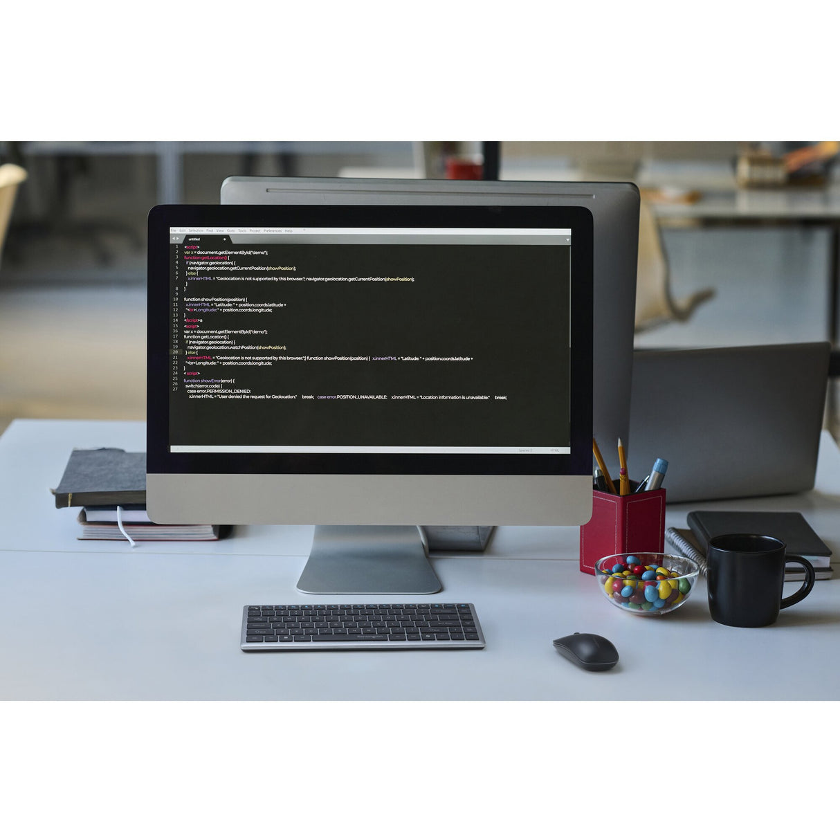 Kensington KB435 EQ wiederaufladbare Kompakttastatur für mehrere Geräte (grau, US-internationales Layout (QWERTY), Scherenschalter, 80 % (TKL), USB, 2,4 GHz, Bluetooth 5.4)