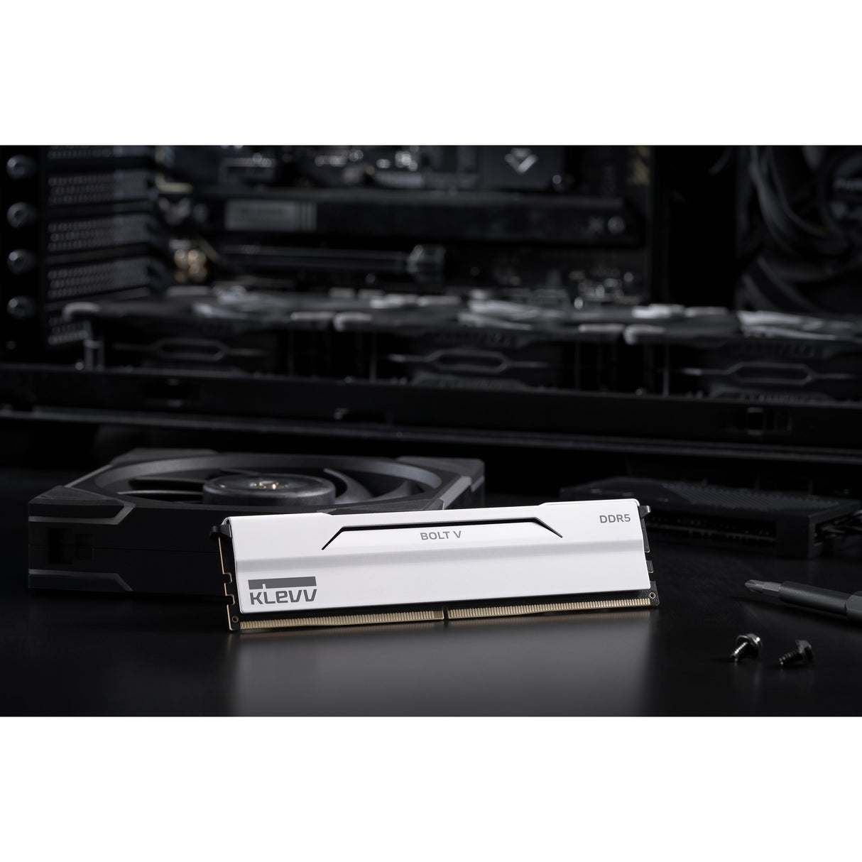 Klevv 32 gb ddr5-6000 (2x 16 gb) kit werkgeheugen (wit, kd5agu880-60a300i, bolt v, xmp 3.0, expo)