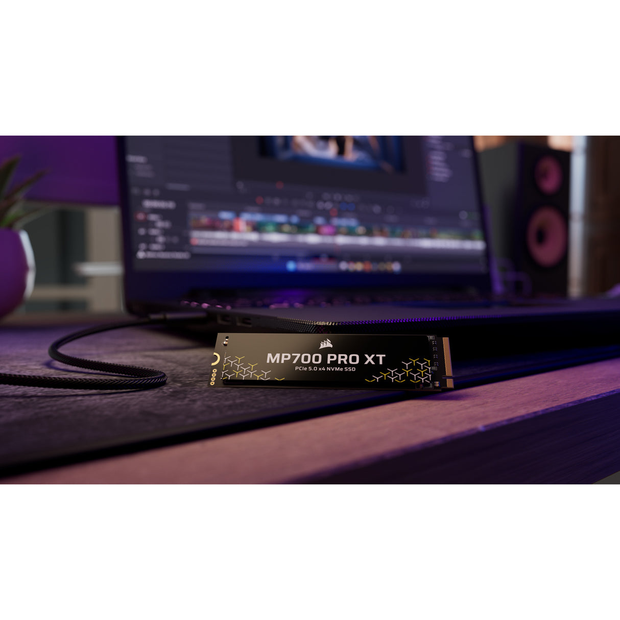 Corsair MP700 Pro XT 1 TB SSD (schwarz, PCIe Gen5 x4 NVMe 2.0, M.2 2280, 3D TLC NAND)