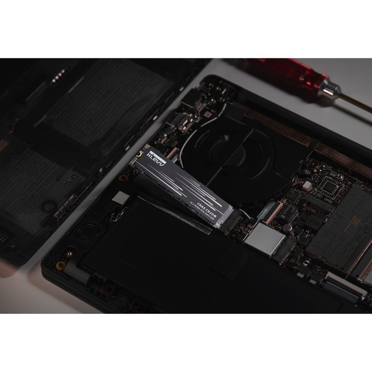 Klevv cras c910g 4 tb ssd (zwart, k04tbm2sp0-10g, pcie gen 4.0 x4, nvme 2.0)