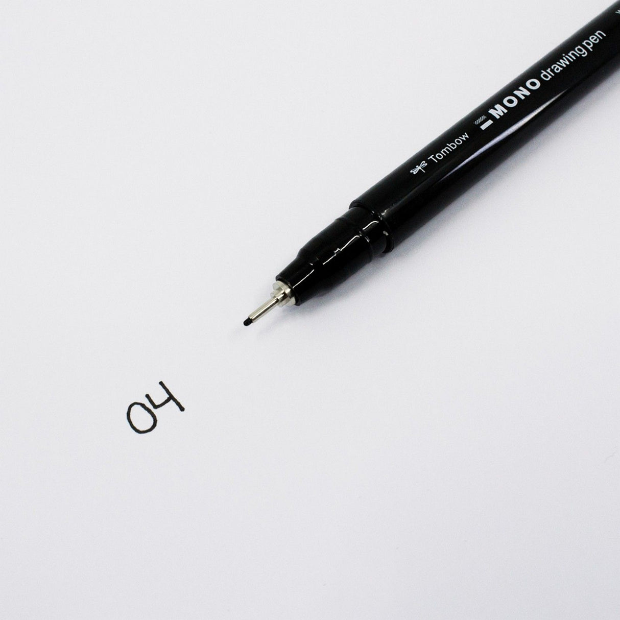 Tombow • Fineliner-Mono-Zeichenstift, Strichstärke 04 (ca. 0,40 mm), schwarz