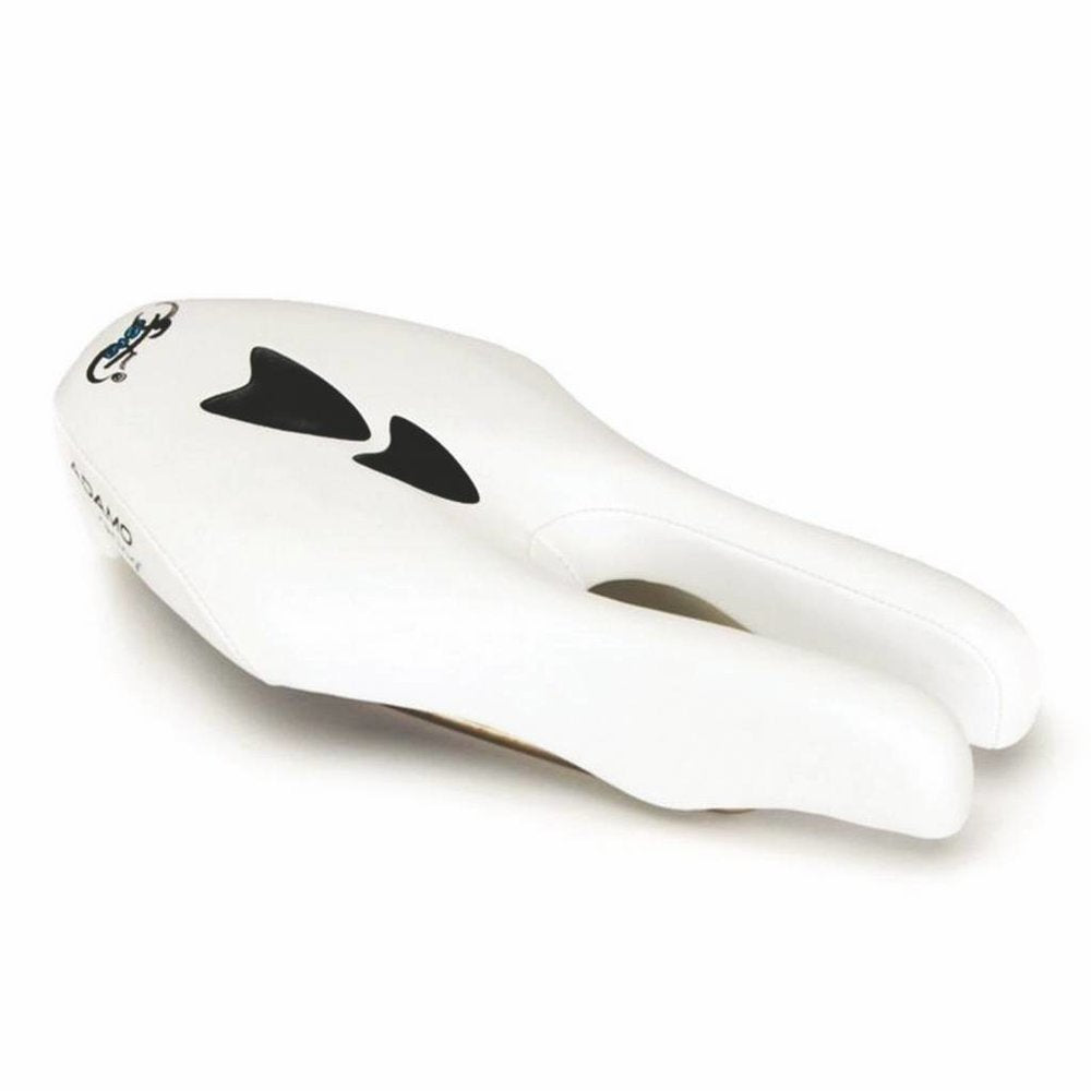 Sattel in Zusammenarbeit mit Adamo Racing