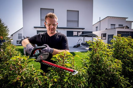 Metabo HS 18 LTX 55 | Akku-Heckenschere | 18v | 2x2ah Li-Power und Ladegerät SC 30 - 601718500