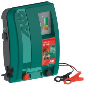 Ako-Produkte mobil versorgen ein 4000-Elektrozaungerät mit 12 V