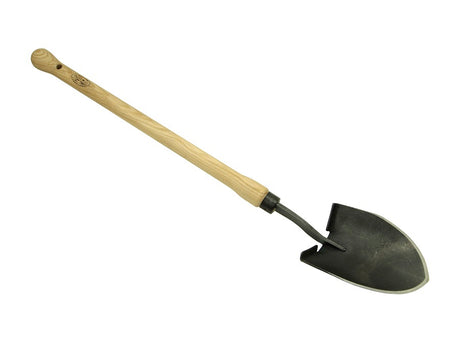 Die weißen Produkte sind eine amerikanische Handschaufel mit Eschenknaufstiel und 48 cm Dewhite