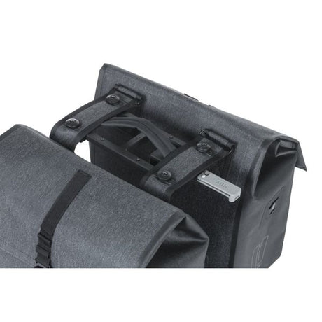 Basil Doppelte Fahrradtasche Urban Dry Mik 50 Liter – Anthrazit