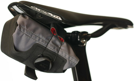 Silca Satteltasche asymmetrischo Satteltasche asymmetrisch. grau rot