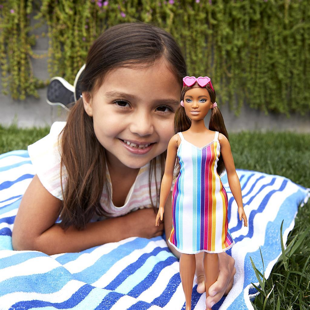 Barbie liebt das Ozean-Regenbogenkleid