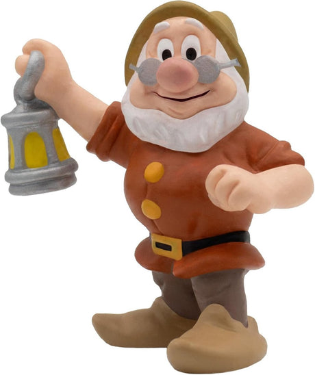 Bullyland 12476 – Spiel- und Sammelfigur Doc (sehr klug) aus Schneewittchen, ca. 5,4 cm – lebensechte und detaillierte Gestaltung – ideal als Tortenfigur und kleines Geschenk für Kinder ab 3 Jahren.