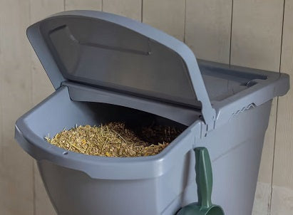 Producten stapelbare voerton met deksel 40l