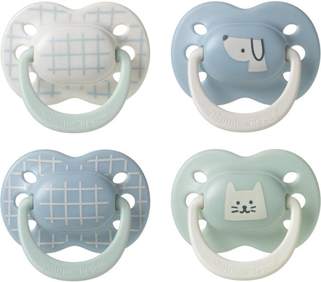 Tommee Tippee Ultimate Fit Schnuller – 0–6 Monate – 4 Stück – kieferorthopädischer symmetrischer Schnuller für Babys – 100 % BPA-freies Silikon – blaue Deko