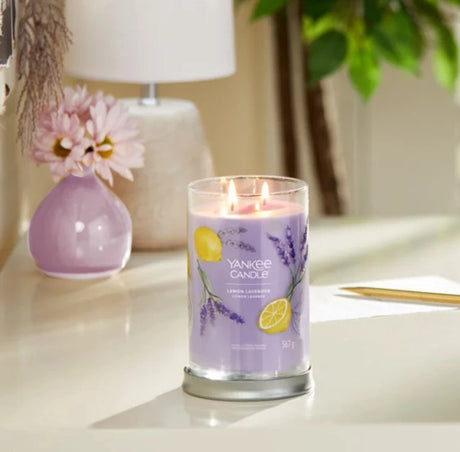 Yankee Candle – Zitronen-Lavendel-Duftkerze im großen Glas – 100 Brennstunden – zwei Dochte