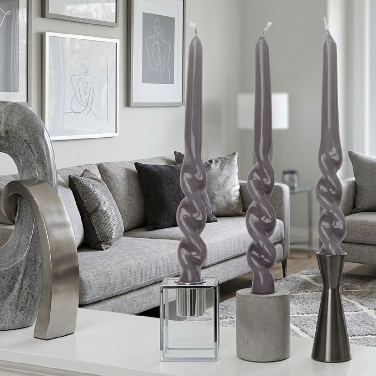Arti Casa gedrehte Tafelkerzen grau glänzend – 3er-Set – trendiges gedrehtes Design – lange Brenndauer – geeignet für festliche Anlässe und Abendessen – Höhe 26 cm
