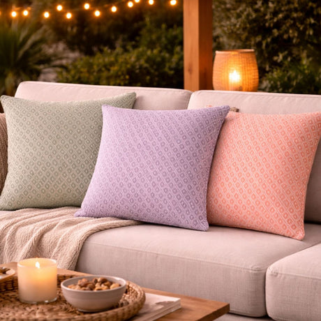 Arti casa cushion purple sierkussen - paars met ruitmotief patroon - gemaakt van zachte katoen - zacht en comfortabel aanvoelend - vierkant model - afmeting 45x45 cm - kleur paars