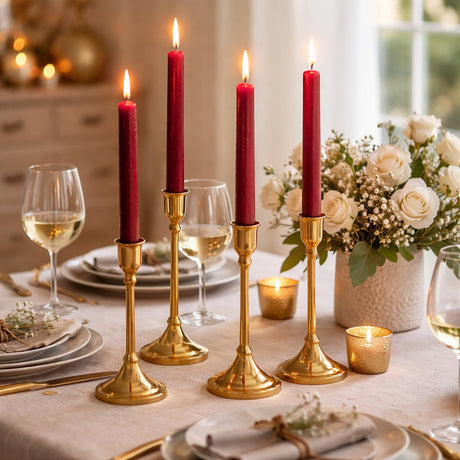 Arti casa Tafelkerzen – 4er-Set – rustikaler Look – Farbe Dunkelrot – Brenndauer ca. 7 Stunden – Höhe 25,5 cm – ideal für Abendessen, Tischdekorationen und stimmungsvolle Momente