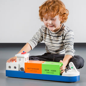 New classic toys ® houten speelgoedboot - rijnaak met 2 containers
