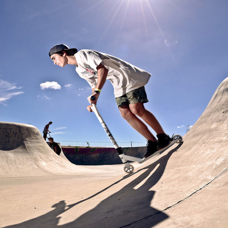 Streetsurfing Streetsurfing Torpedo Stunt Scooter Anfänger – Freestyle Trick Scooter – 100 mm Räder – Skatepark Pro Scooter – Rot