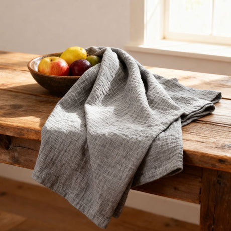 Arti casa Servietten grau – 4er-Set – aus weicher Baumwolle – wiederverwendbar und leicht waschbar – quadratische Größe 35 x 35 cm – schlichtes graues Design – geeignet für den täglichen Gebrauch