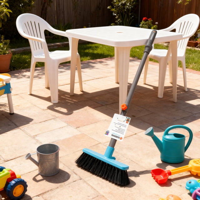 Gardena Kinderbesen-Kombisystem 78 cm – Kinderbesen mit Stiel – Putzspielzeug für Kinder – Stabiler Spielzeugbesen für drinnen und draußen