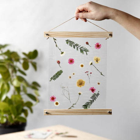 Kreativunternehmen https: www.cchobby.nl dry-flowers-and-leaves-ca-19-piece-lightred-1-box