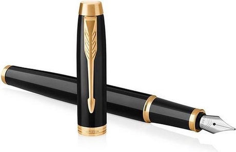 Parker IM Füllfederhalter – mittlere Spitze – blaue Tinte – schwarzer Lack mit Goldfinish – inkl. Geschenkbox