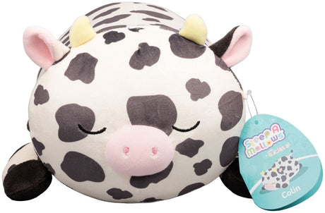 Jazwares Squishmallows – mittlerer Plüsch (Colin – schwarz-weiße Kuh mit gelben Hörnern und rosa Schnauze – Schlafamallows) – 25 cm Plüsch