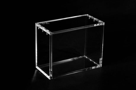 Asmodee Acryl-Schutzhülle, einteilig, OP4+ Booster-Box, transparent.