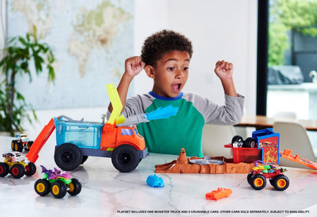 Hot-Wheels-Monstertrucks-Feuer-Crash-Herausforderung