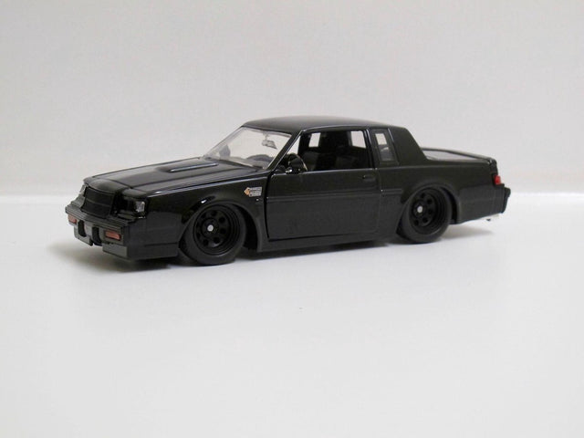 Jada toys 1 24 dom's buick grand national fast furious