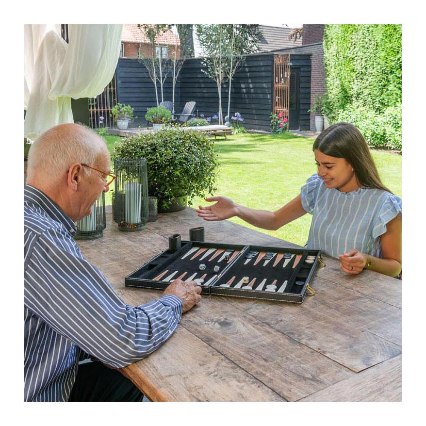 Engelhart Backgammon 18 Zoll – braunes, elfenbeinfarbenes, genähtes Brett – schwarzer Koffer mit Griff – Luxus-Reise-Edition –