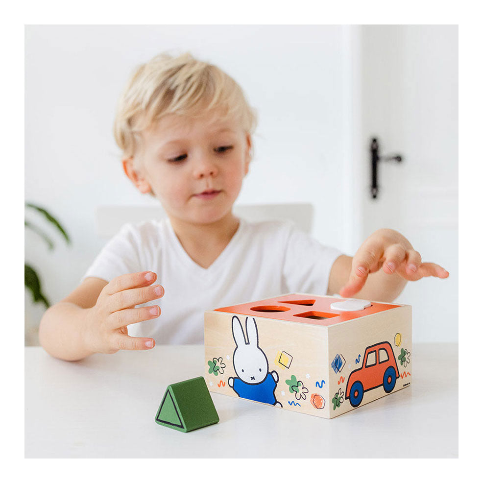 Bambolino Miffy Formsortierer aus Holz. 3+