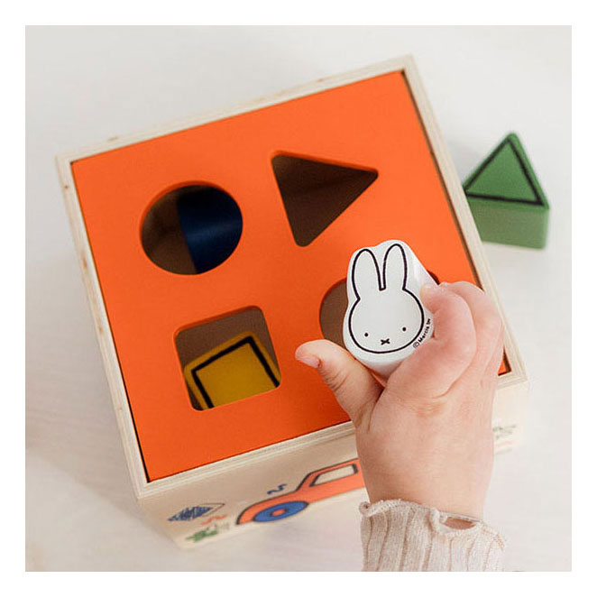 Bambolino Miffy Formsortierer aus Holz. 3+