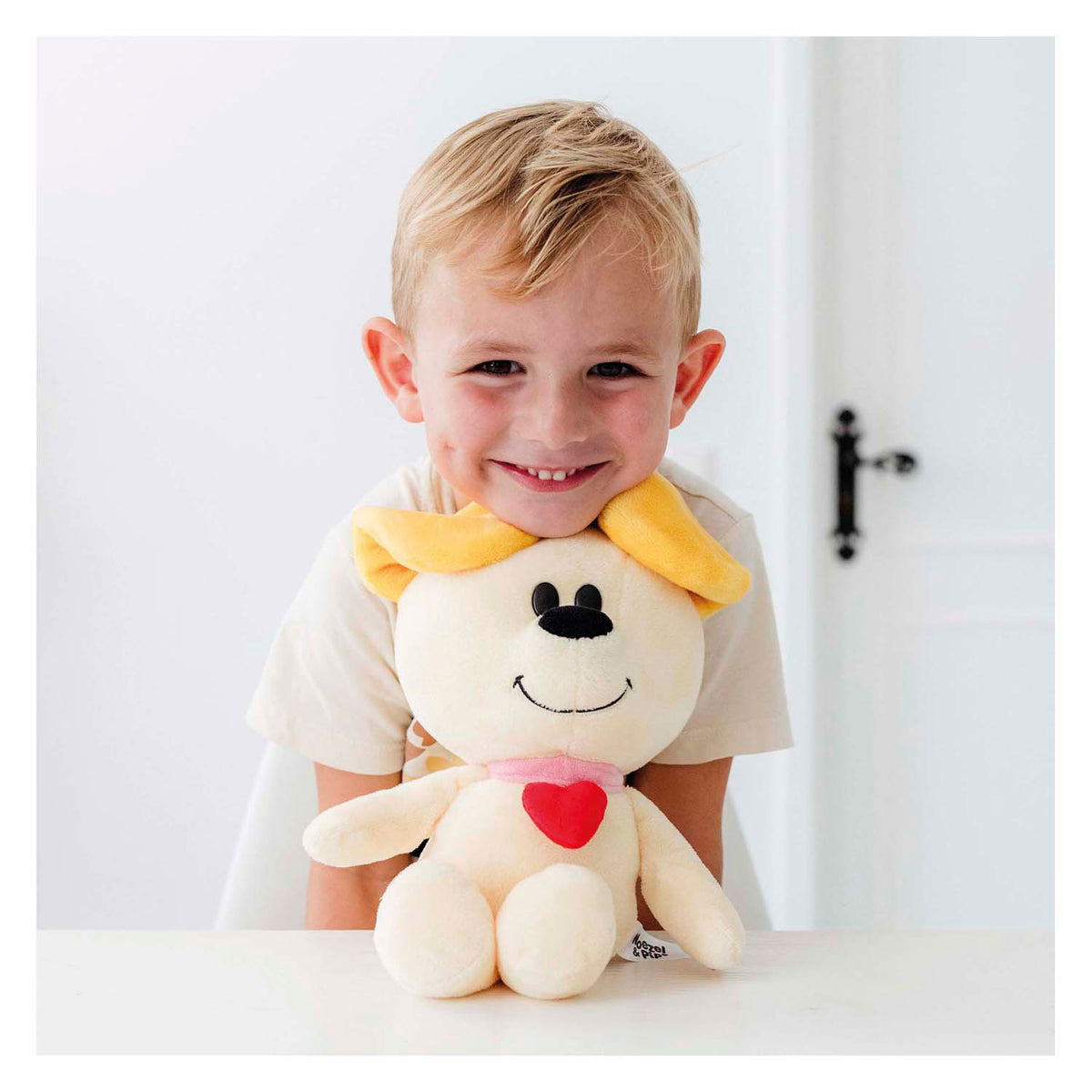 Woezel Pip Hug Pip. 30 cm. 0+