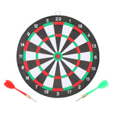 Dartboard mit Pfeilen