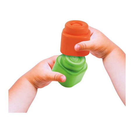 Clementoni Soft Clemmy – Sinnespfad – Sinnesspielzeug – Spielmatte – Babyblöcke und Spielmatte – mit weichen Schaumstoff-Stapelblöcken – 6 – 36 Monate