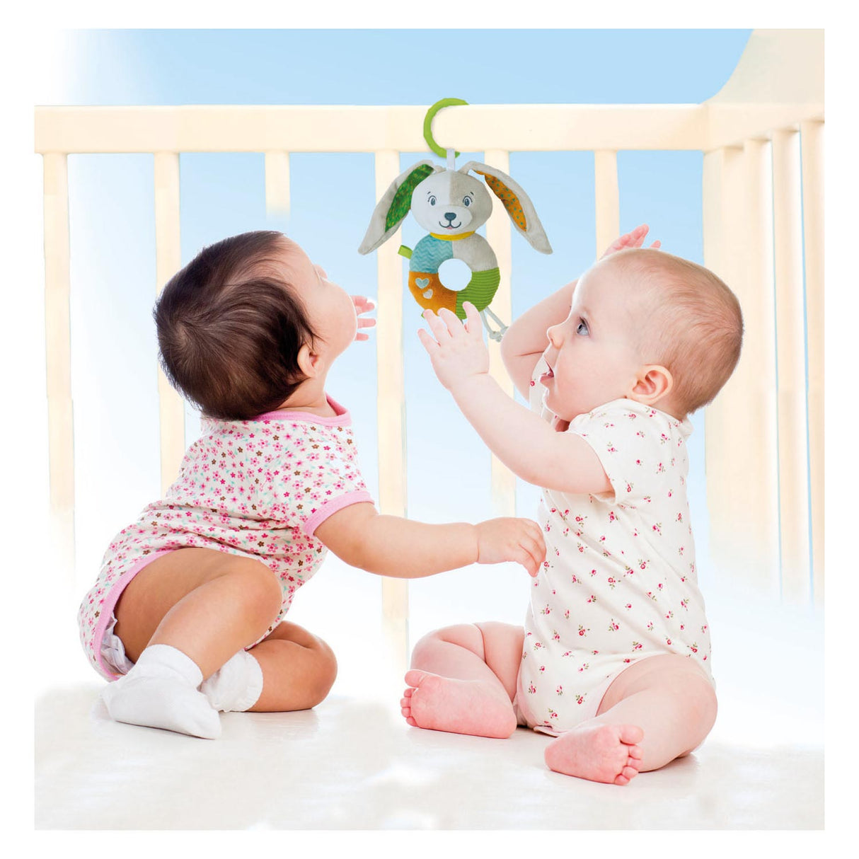 Clementoni Baby herrlich weicher Rasselhase