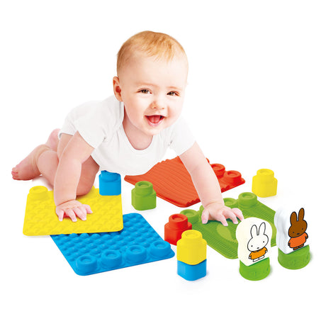 Clementoni Soft Clemmy – Miffy Sinnespfad – Sinnesspielzeug – Spielmatte – Babyblöcke und Spielmatte – mit Stapelblöcken aus weichem Schaumstoff – 6–36 Monate