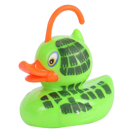Toi-Toys spielen Angelspiel und fangen die Ente mit Angelrute und Netz