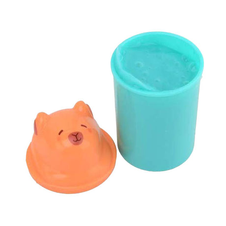 Johntoy Capybara-Kitt mit Ton in einem Eimer